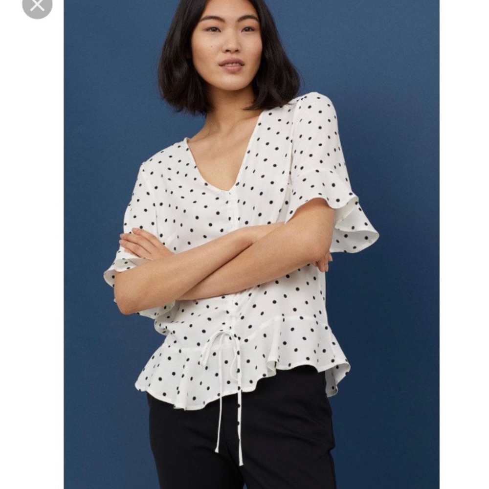 H&M scrunch Polk a dot blouse